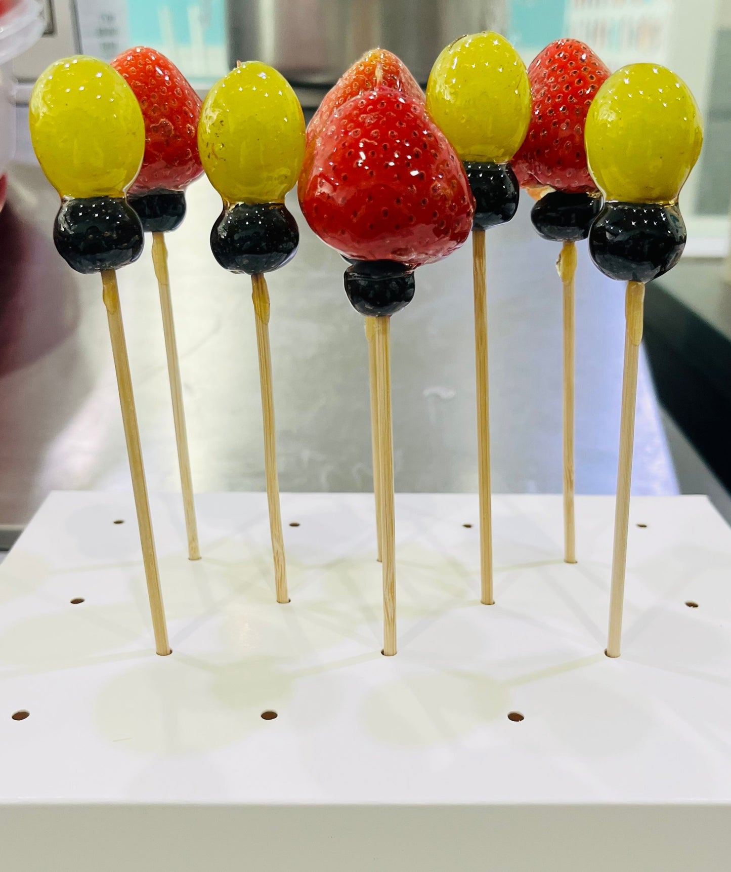 Tanghulu Gift Box - 8 Bite-Sized Candied Fruit Skewers